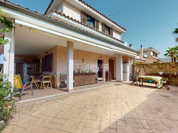 casa indipendente in vendita a Ladispoli
