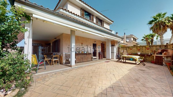 casa indipendente in vendita a Ladispoli