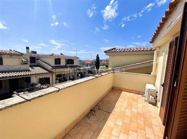 casa indipendente in vendita a Ladispoli
