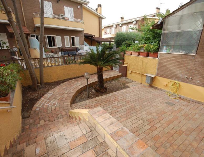 casa indipendente in vendita a Ladispoli