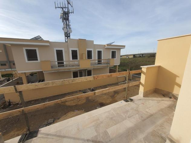 casa indipendente in vendita a Ladispoli