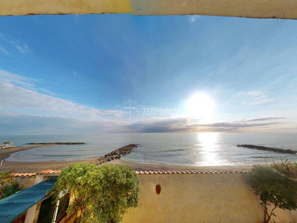 casa indipendente in vendita a Ladispoli
