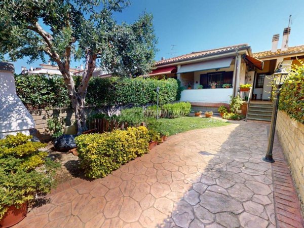 casa indipendente in vendita a Ladispoli