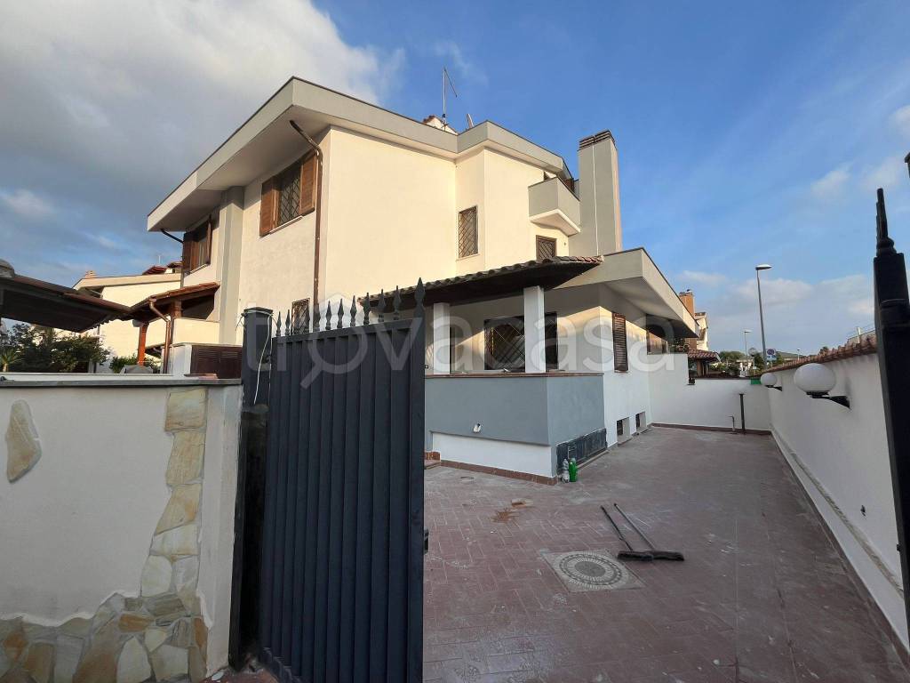 casa indipendente in vendita a Ladispoli