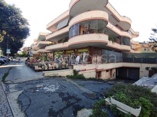 locale di sgombero in vendita a Ladispoli