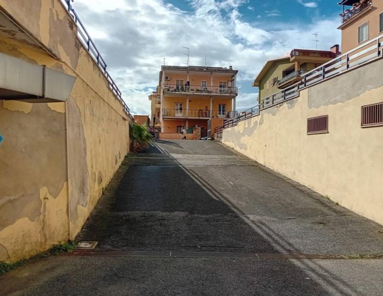 locale commerciale in vendita a Ladispoli