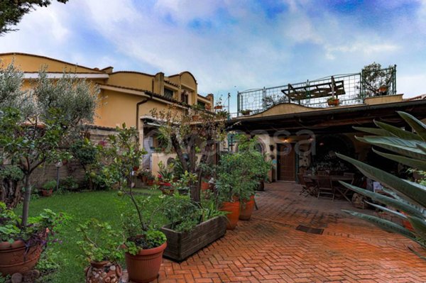 casa indipendente in vendita a Ladispoli