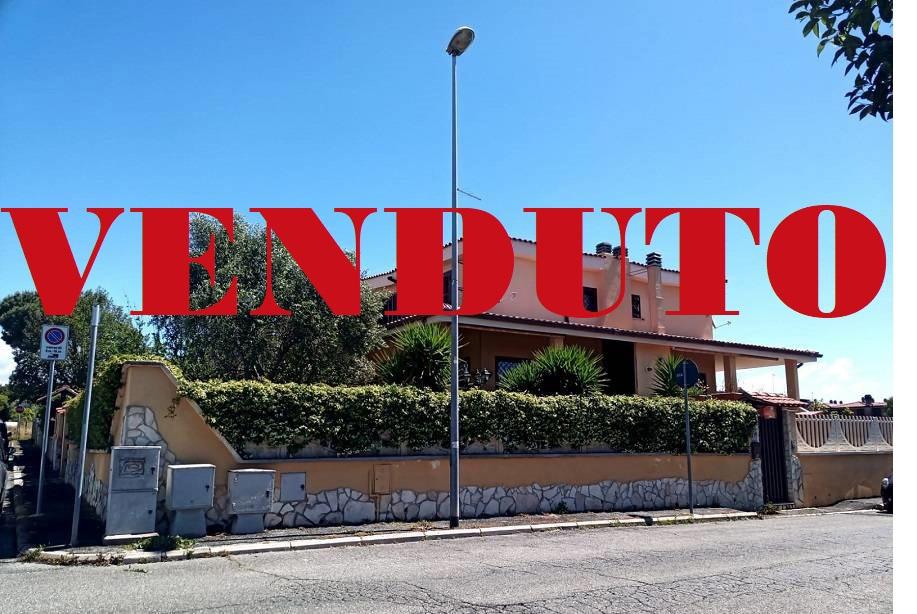 casa indipendente in vendita a Ladispoli