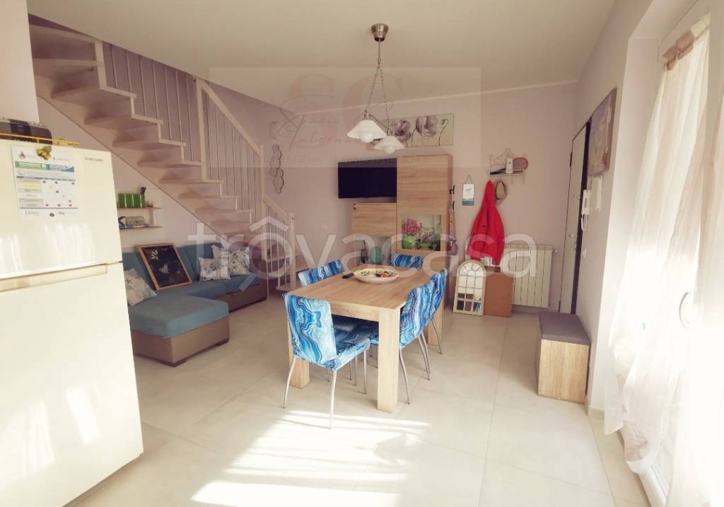 casa indipendente in vendita a Ladispoli
