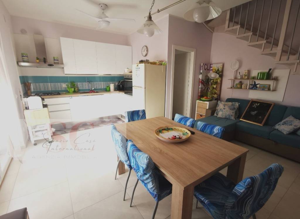 casa indipendente in vendita a Ladispoli