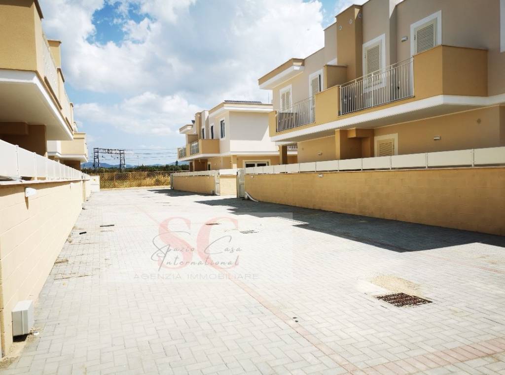 casa indipendente in vendita a Ladispoli