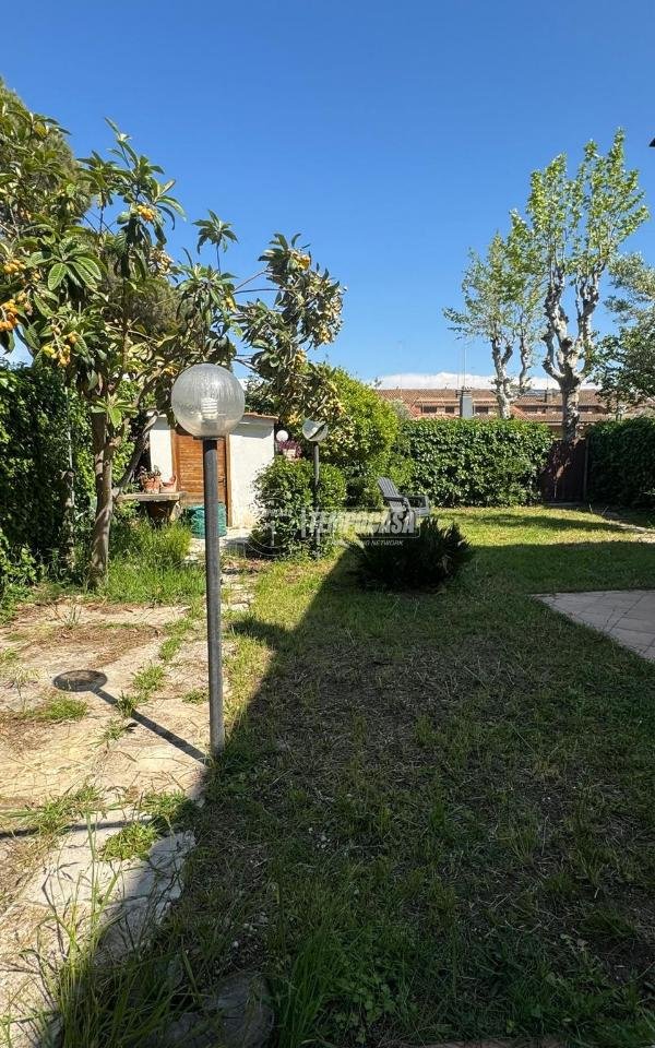 casa indipendente in vendita a Ladispoli in zona Marina di San Nicola