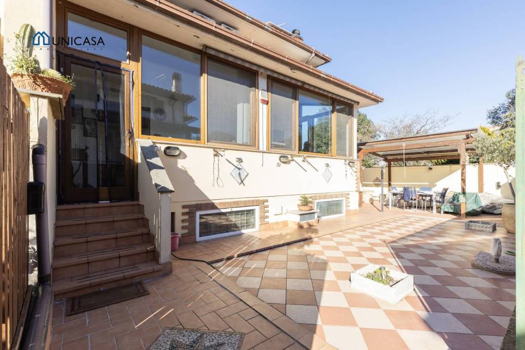 casa indipendente in vendita a Ladispoli