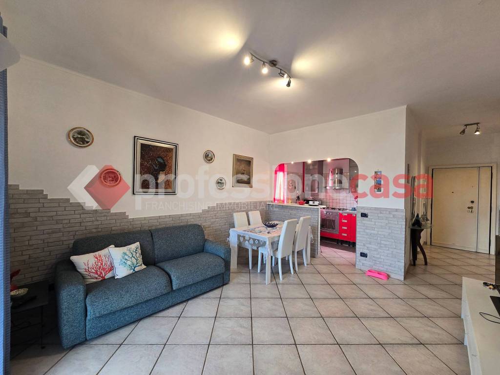 appartamento in vendita a Ladispoli in zona Marina di San Nicola