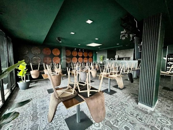 negozio in vendita a Ladispoli