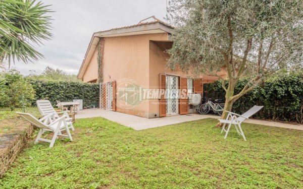 casa indipendente in vendita a Ladispoli in zona Marina di San Nicola
