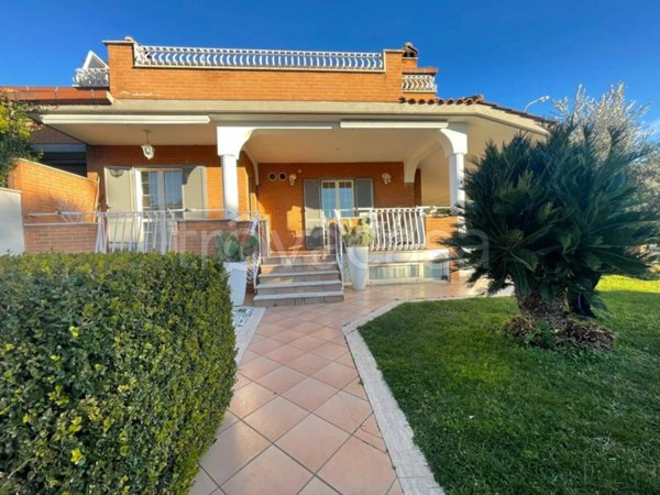 casa indipendente in vendita a Ladispoli