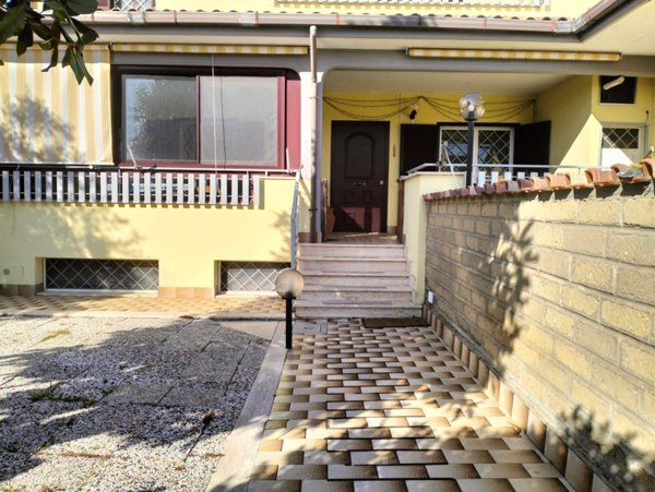 casa indipendente in vendita a Ladispoli