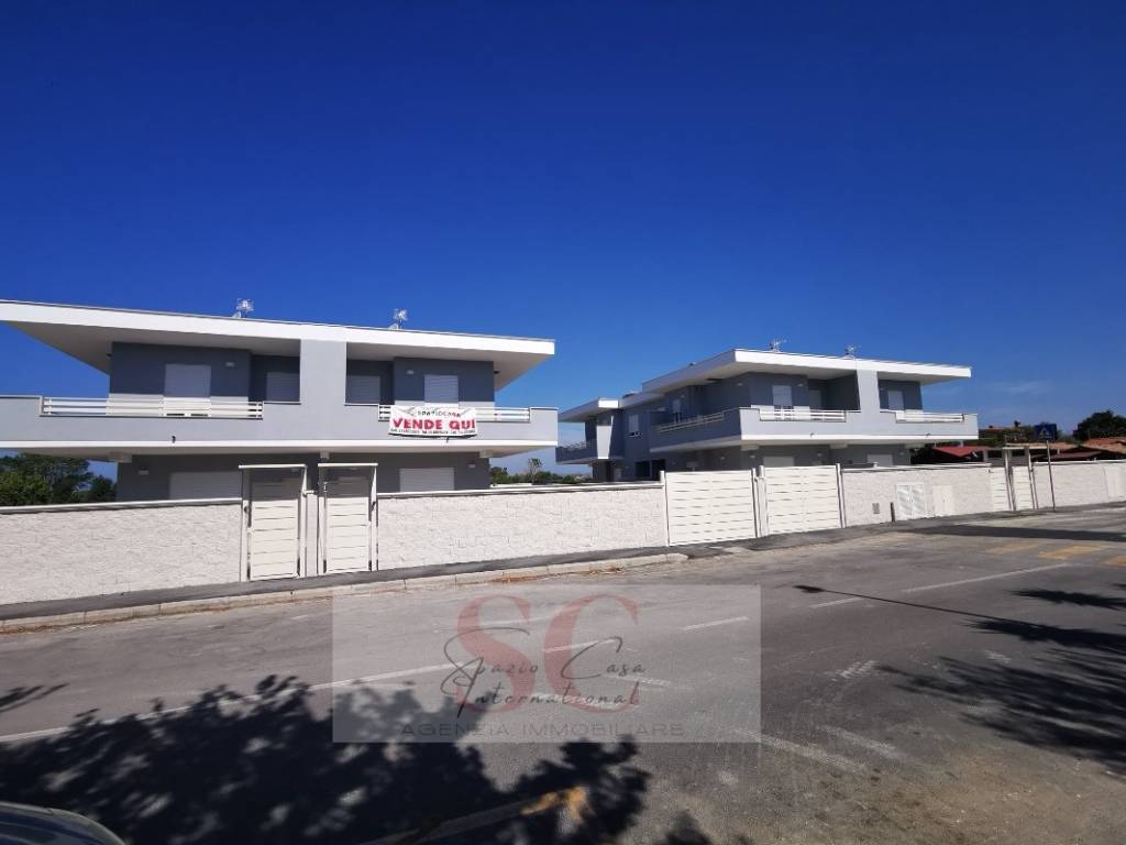 casa indipendente in vendita a Ladispoli