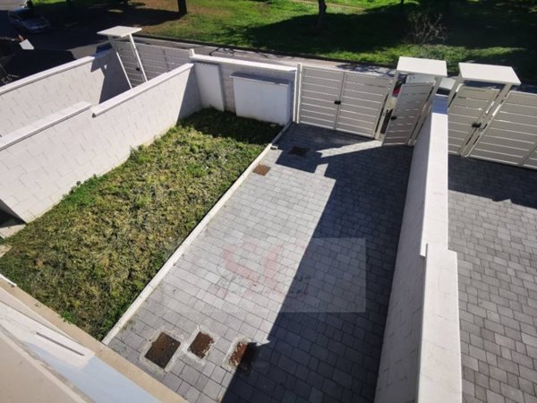 casa indipendente in vendita a Ladispoli