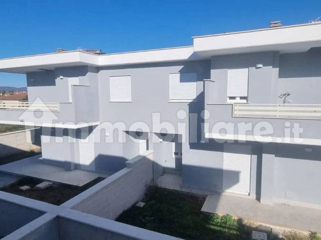 casa indipendente in vendita a Ladispoli