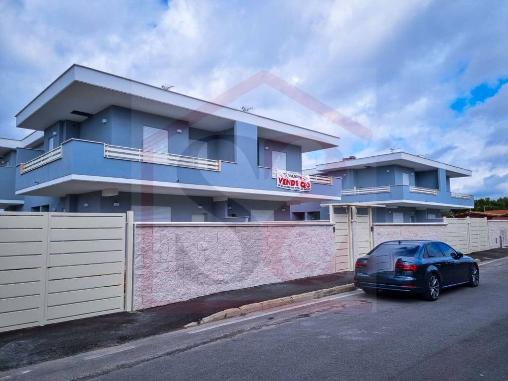 casa indipendente in vendita a Ladispoli