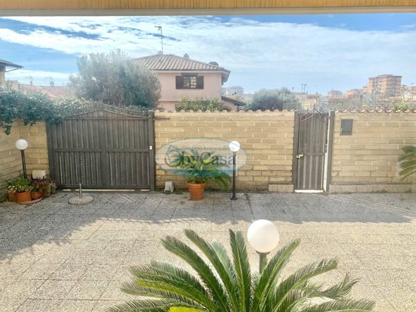 casa indipendente in vendita a Ladispoli in zona Marina di San Nicola