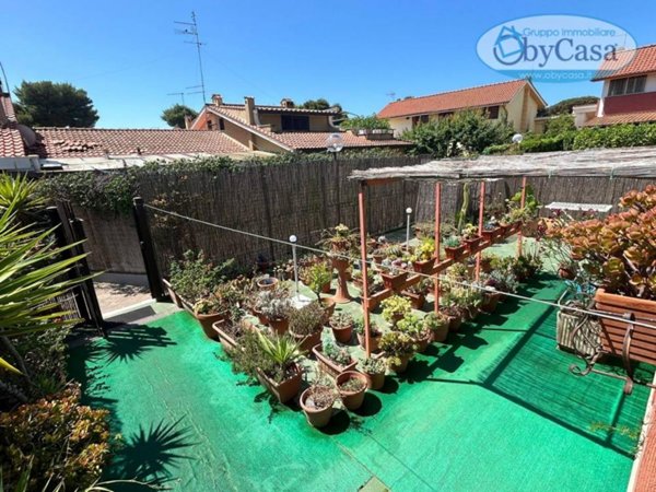 casa indipendente in vendita a Ladispoli in zona Marina di San Nicola