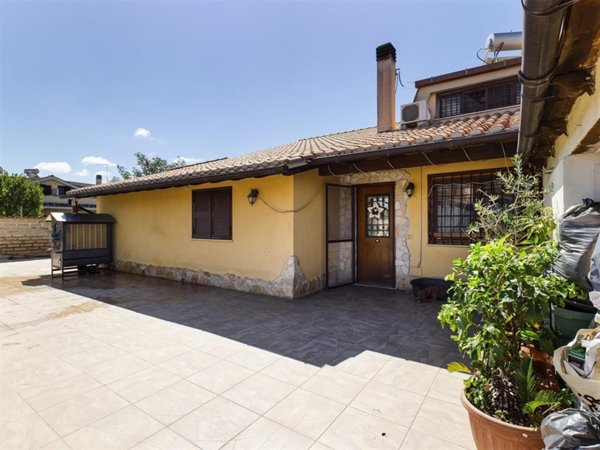 casa indipendente in vendita a Ladispoli