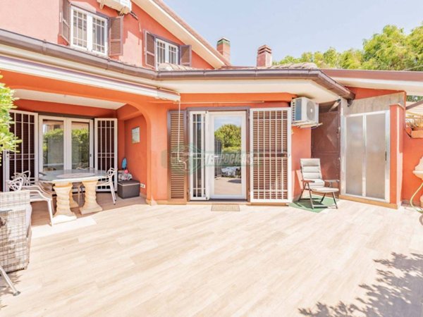 casa indipendente in vendita a Ladispoli in zona Marina di San Nicola