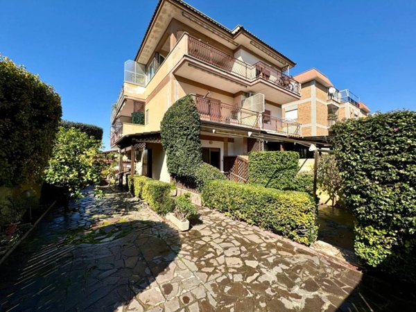 casa indipendente in vendita a Ladispoli