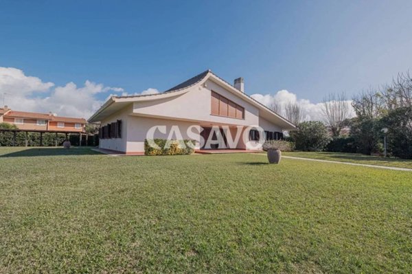 casa indipendente in vendita a Ladispoli