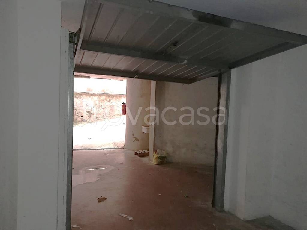 locale di sgombero in vendita a Ladispoli