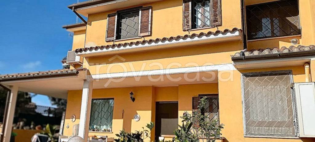 casa indipendente in vendita a Ladispoli