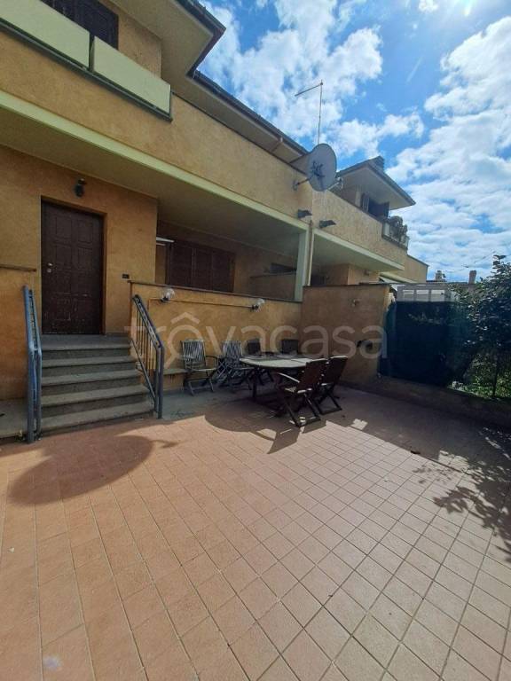 casa indipendente in vendita a Ladispoli