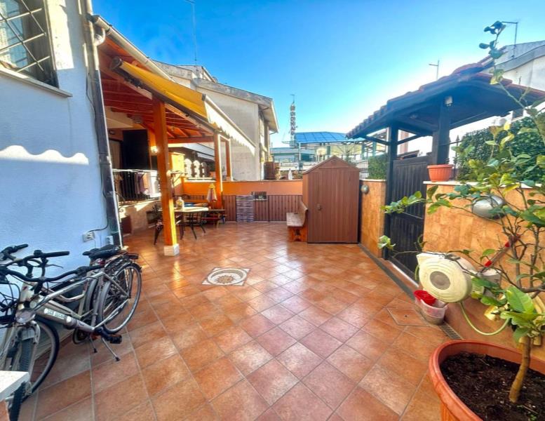 casa indipendente in vendita a Ladispoli
