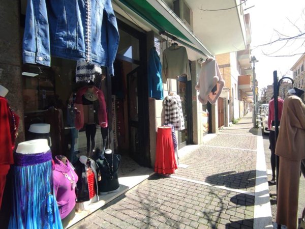 negozio in vendita a Ladispoli
