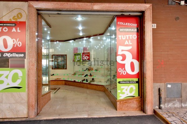 locale commerciale in vendita a Ladispoli