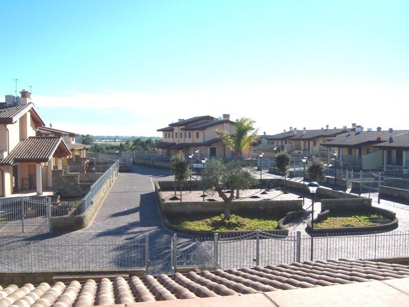 casa indipendente in vendita a Ladispoli