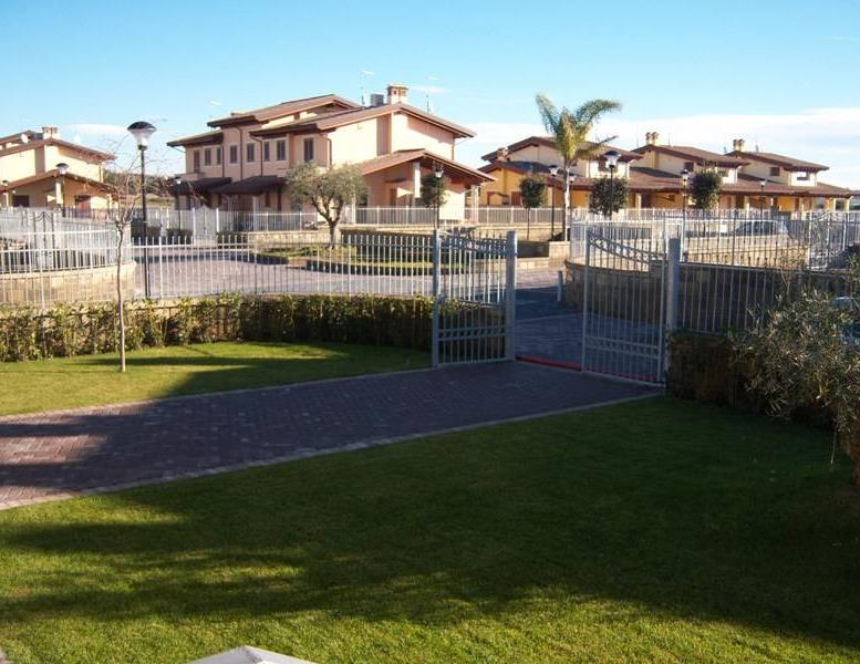 casa indipendente in vendita a Ladispoli