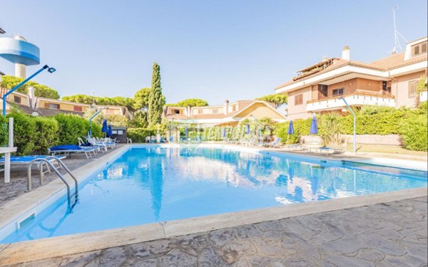 casa indipendente in vendita a Ladispoli in zona Marina di San Nicola