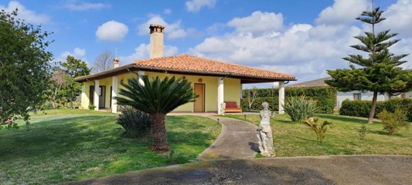 casa indipendente in vendita a Ladispoli in zona Monteroni