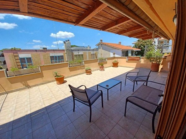 casa indipendente in vendita a Ladispoli