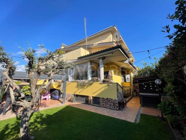 casa indipendente in vendita a Ladispoli