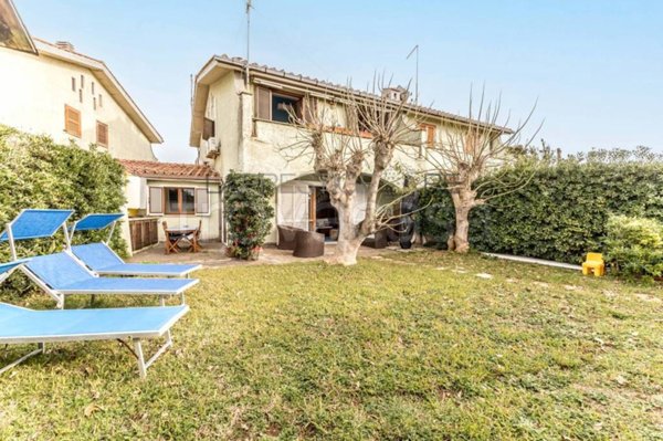 casa indipendente in vendita a Ladispoli
