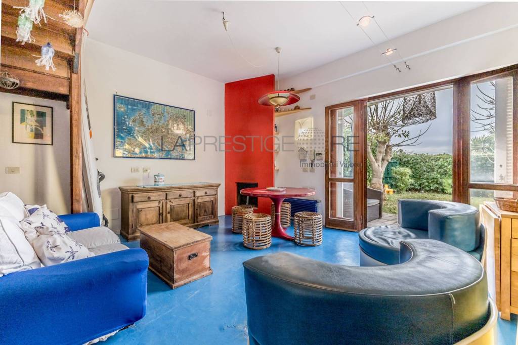 casa indipendente in vendita a Ladispoli