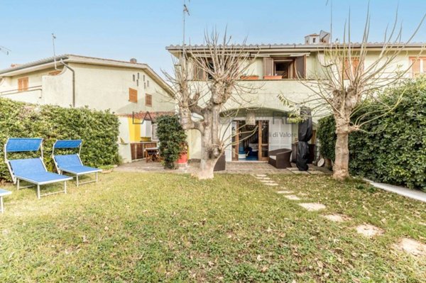 casa indipendente in vendita a Ladispoli