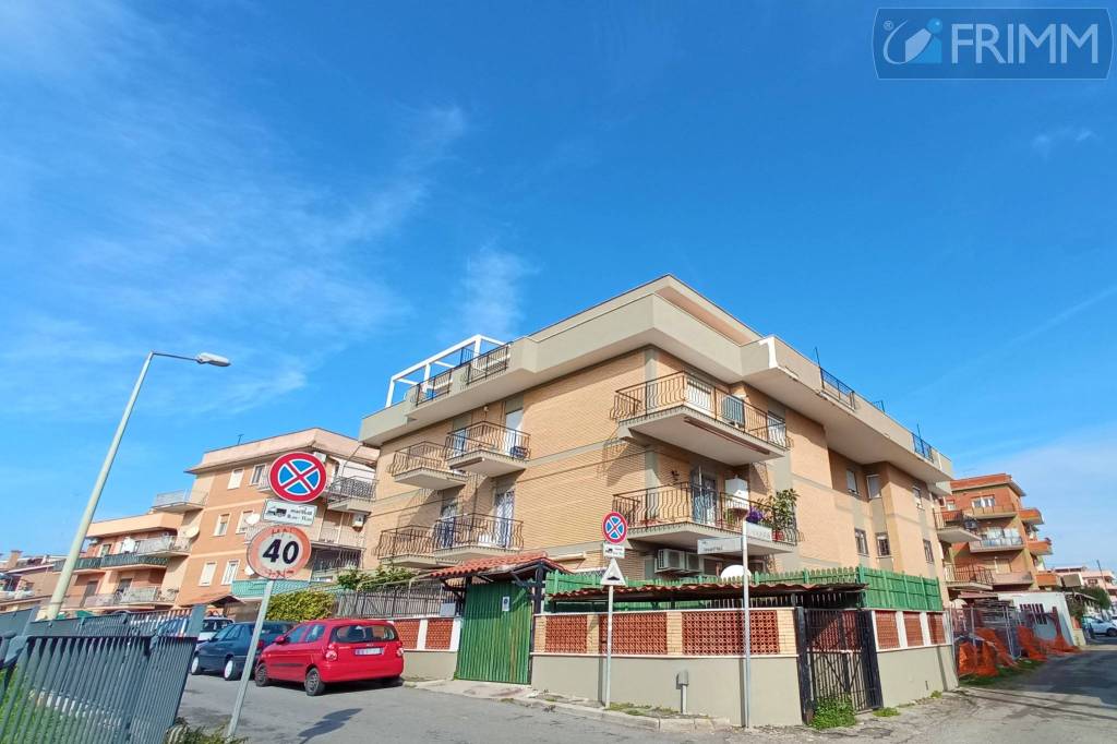 appartamento in vendita a Ladispoli in zona Marina di San Nicola