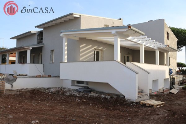 casa indipendente in vendita a Ladispoli