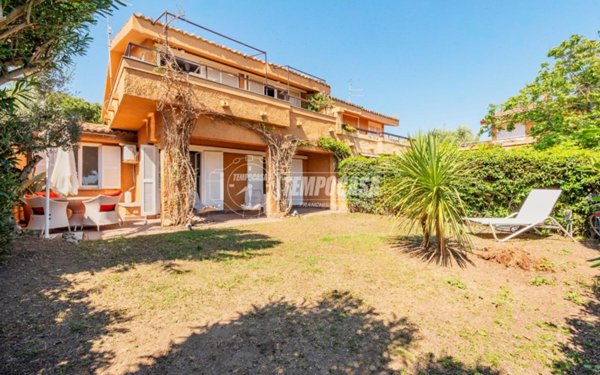 casa indipendente in vendita a Ladispoli in zona Marina di San Nicola
